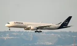 Uçakta Kabus Gibi Anlar: Pilot Tuvaletteydi, Yardımcısı Bayıldı, Kokpit Boş Kaldı