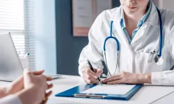 Kadınlar arasında hızla yayılıyor: Aşısı olan bu hastalığa aman dikkat