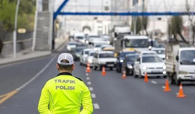 İstanbul'da yollar kapanıyor! Sürücüler için saat verildi