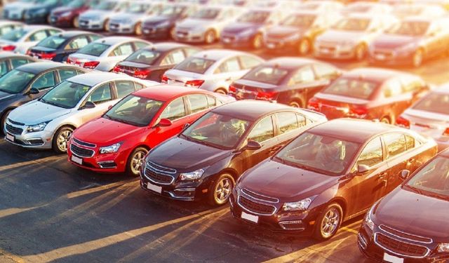 Sıfır araç alacaklara sürpriz geldi: Herkes zam beklerken açıklandı!