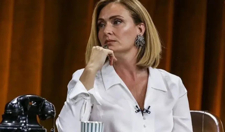 Ceyda Düvenci'den Güçlü Aşka Güçlü Mesaj: “Seninle Yaşlanmak Bir Şans”