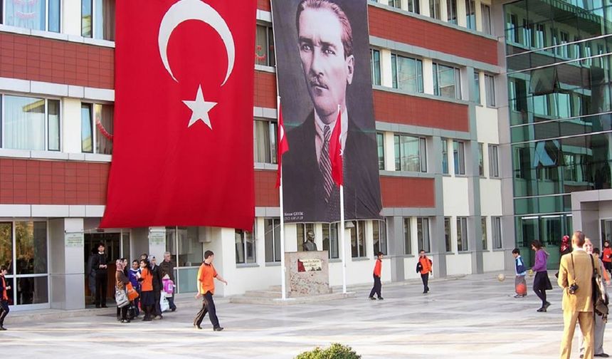 Anne ve babalar dikkat: Öğrenciler için bu tatiller birleşiyor!