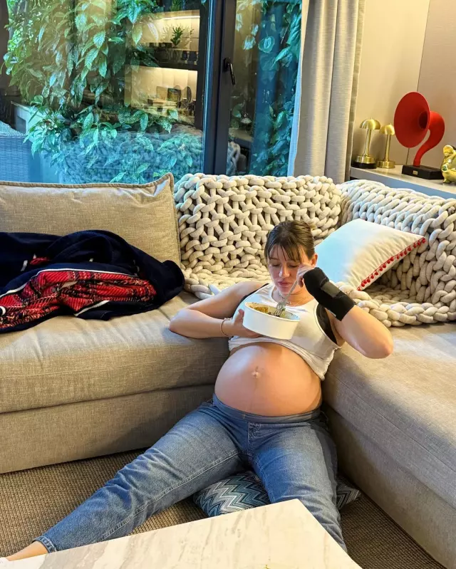 Gizem Karaca Doguma Haftalar Kala Belirginlesen 1